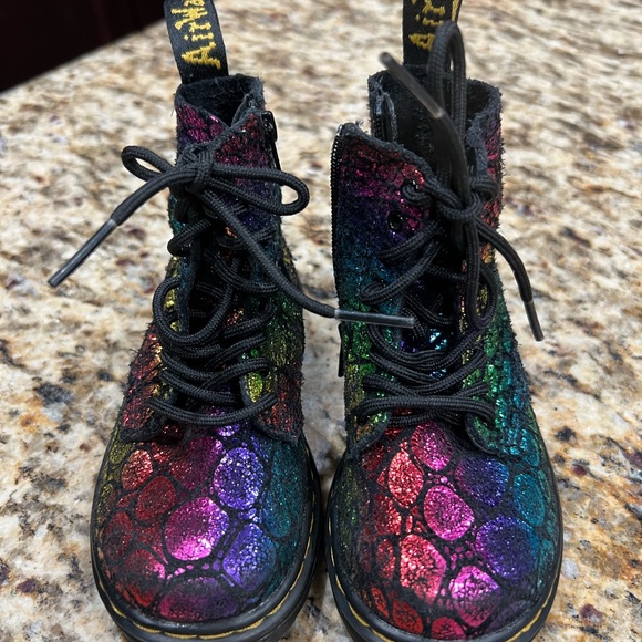 Dr. Martens BLACK/RAINBOW SPOT METALLIC SUEDE / - Picture 4 of 7